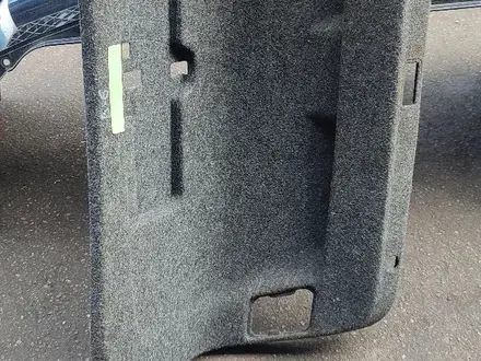 Обшивка багажника Седан на Фольксваген Пассат б6 за 15 000 тг. в Алматы