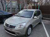 Renault Sandero 2013 годаүшін2 250 000 тг. в Караганда