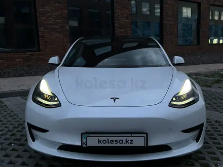 Tesla Model 3 2023 года за 17 000 000 тг. в Алматы – фото 4