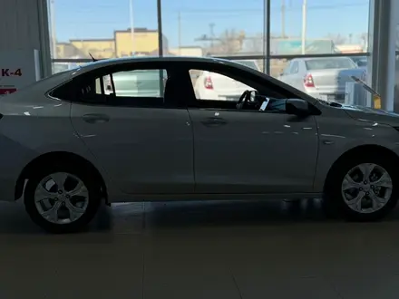 Chevrolet Onix Premier 1 2025 года за 7 990 000 тг. в Атырау – фото 2