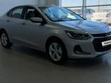 Chevrolet Onix Premier 1 2025 года за 7 290 000 тг. в Атырау – фото 4