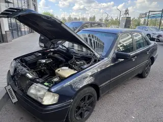 Mercedes-Benz C 230