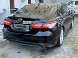 Toyota Camry 2018 годаfor13 700 000 тг. в Астана – фото 4