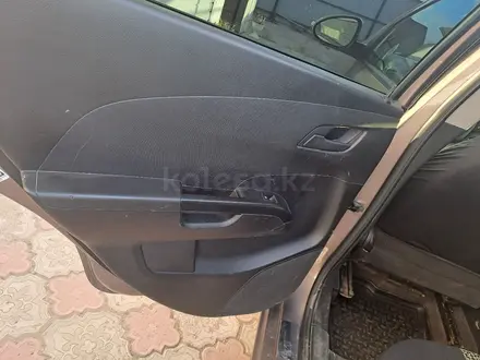 Chevrolet Aveo 2013 года за 3 500 000 тг. в Петропавловск – фото 16