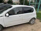 Chevrolet Aveo 2012 года за 3 000 000 тг. в Уральск – фото 3