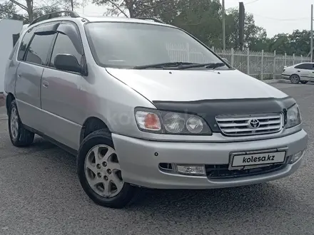 Toyota Ipsum 1997 года за 3 500 000 тг. в Алматы