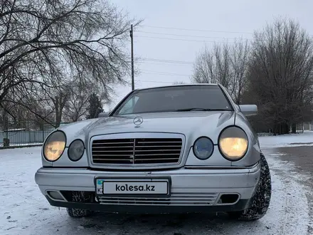 Mercedes-Benz E 320 1996 года за 2 750 000 тг. в Алматы – фото 5