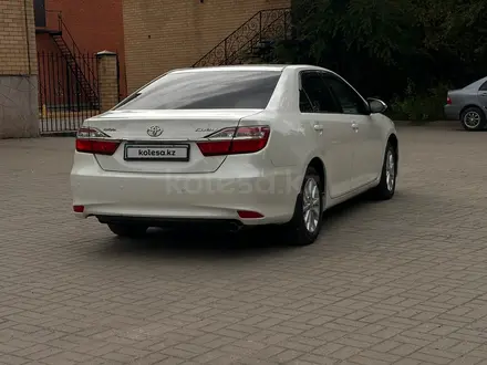 Toyota Camry 2016 года за 12 000 000 тг. в Актобе – фото 4