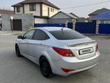 Hyundai Solaris 2015 года за 5 500 000 тг. в Атырау – фото 3