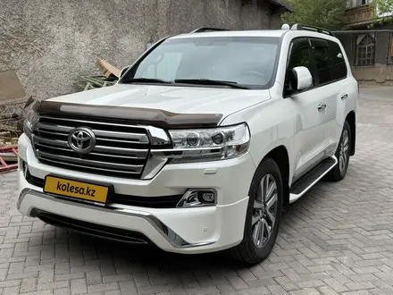 Toyota Land Cruiser 2017 года за 37 500 000 тг. в Караганда