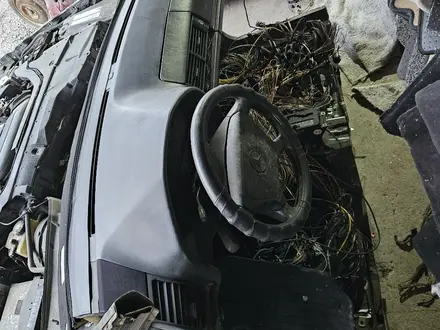 Торпедо Торпеда панель на мерседес W140 за 50 000 тг. в Шымкент