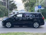 Kia Carnival 2016 года за 11 000 000 тг. в Алматы – фото 3
