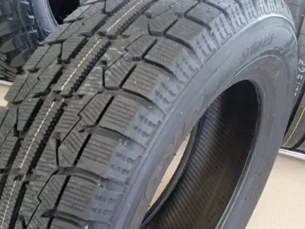 Зимние шины TOYO 215/55 R17 94Q OBSERVE GARIT GIZ за 56 000 тг. в Алматы