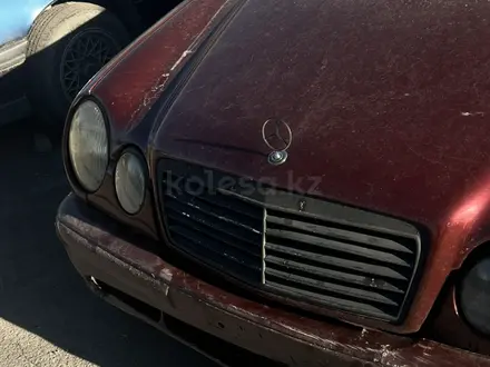 Mercedes-Benz E 230 1995 года за 2 600 000 тг. в Караганда – фото 2