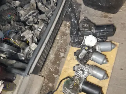 Автомобильные дворник маторчик й ремонт. за 35 000 тг. в Алматы