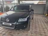 Volkswagen Touareg 2004 года за 3 000 000 тг. в Алматы