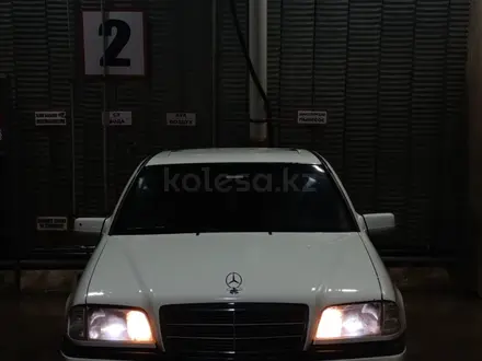 Mercedes-Benz C 180 1993 года за 2 500 000 тг. в Астана – фото 2