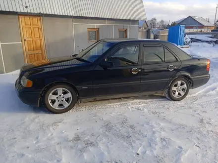 Mercedes-Benz C 180 1994 года за 1 900 000 тг. в Петропавловск – фото 4