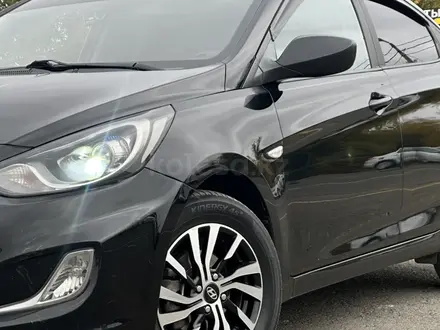 Hyundai Accent 2013 года за 3 850 000 тг. в Астана – фото 2