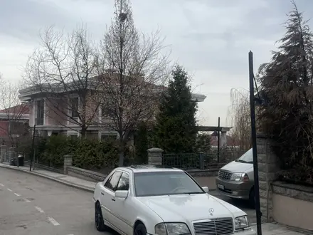 Mercedes-Benz C 280 1999 года за 3 000 000 тг. в Алматы