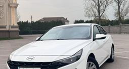 Hyundai Elantra 2022 года за 9 750 000 тг. в Алматы – фото 3