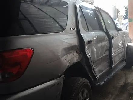 Toyota Sequoia 2004 года за 50 000 тг. в Алматы – фото 3