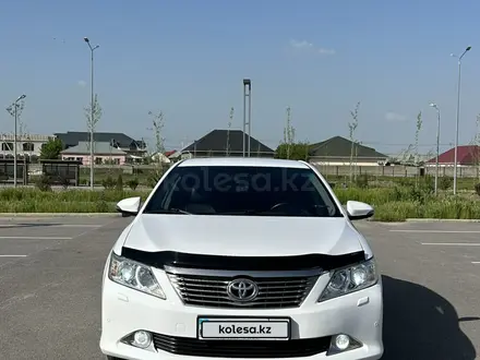 Toyota Camry 2013 года за 10 800 000 тг. в Шымкент – фото 2