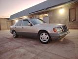 Mercedes-Benz E 200 1994 года за 2 200 000 тг. в Шымкент – фото 3