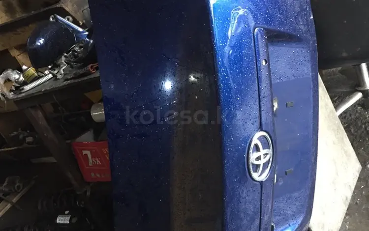 Крышка багажник тёмной синий за 45 000 тг. в Алматы