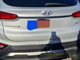 Hyundai Santa Fe 2019 года за 11 500 000 тг. в Атырау – фото 2