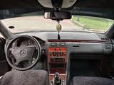 Mercedes-Benz E 230 1996 года за 1 500 000 тг. в Уральск – фото 3