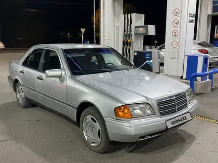 Mercedes-Benz C 200 1996 года за 1 350 000 тг. в Караганда – фото 3