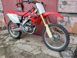 Honda  CRF 250R 2006 года за 1 300 000 тг. в Усть-Каменогорск – фото 3