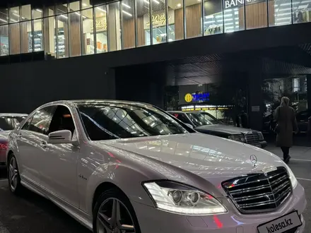 Mercedes-Benz S 63 AMG 2010 года за 13 500 000 тг. в Шымкент