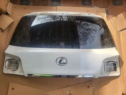 Крышка багажа на LEXUS LX 570 за 2 500 000 тг. в Усть-Каменогорск