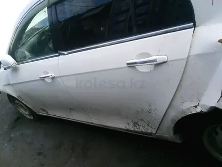 Двери пороги крыша Джилли Эмгранд EC7 Geely Emgrand EC7 за 20 000 тг. в Костанай