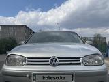 Volkswagen Golf 2001 годаfor3 000 000 тг. в Караганда