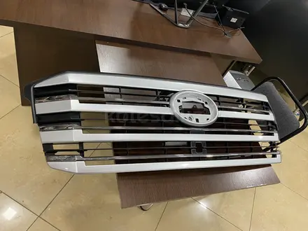 Решетка радиатора Toyota Land Cruiser 300 за 240 000 тг. в Костанай – фото 3
