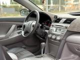 Toyota Camry 2010 года за 4 000 000 тг. в Актобе – фото 3