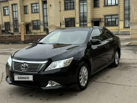 Toyota Camry 2013 года за 9 200 000 тг. в Жанаозен – фото 2