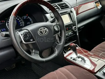 Toyota Camry 2013 года за 9 200 000 тг. в Жанаозен – фото 7