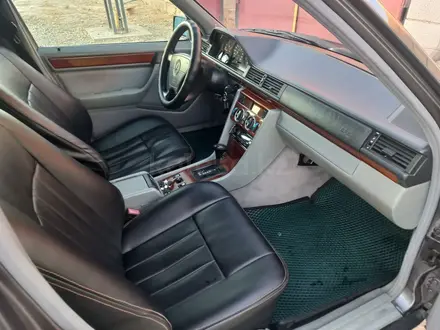 Mercedes-Benz E 280 1995 года за 3 200 000 тг. в Туркестан – фото 10