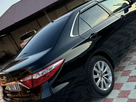 Toyota Camry 2017 года за 7 000 000 тг. в Атырау – фото 21