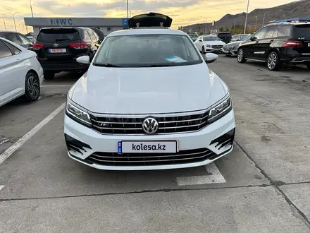 Volkswagen Passat 2018 года за 6 700 000 тг. в Жезказган – фото 2