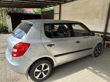 Skoda Fabia 2012 года за 3 300 000 тг. в Уральск – фото 4