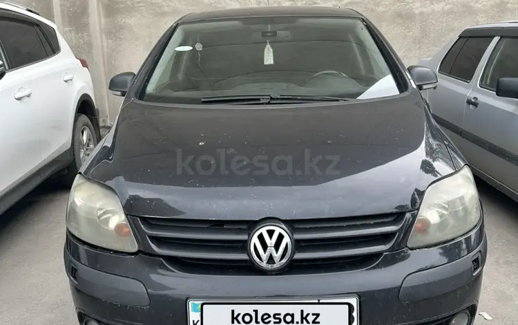 Volkswagen Golf 2006 годаүшін3 800 000 тг. в Алматы