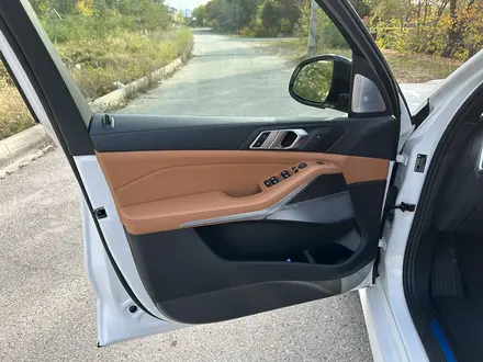 BMW X5 2021 года за 40 000 000 тг. в Алматы – фото 24