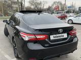 Toyota Camry 2020 года за 13 000 000 тг. в Алматы – фото 3