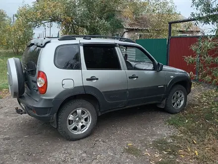 Chevrolet Niva 2015 года за 3 500 000 тг. в Петропавловск – фото 3