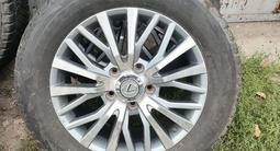 Диски с резиной R 20 Lexus 570 за 1 000 тг. в Алматы